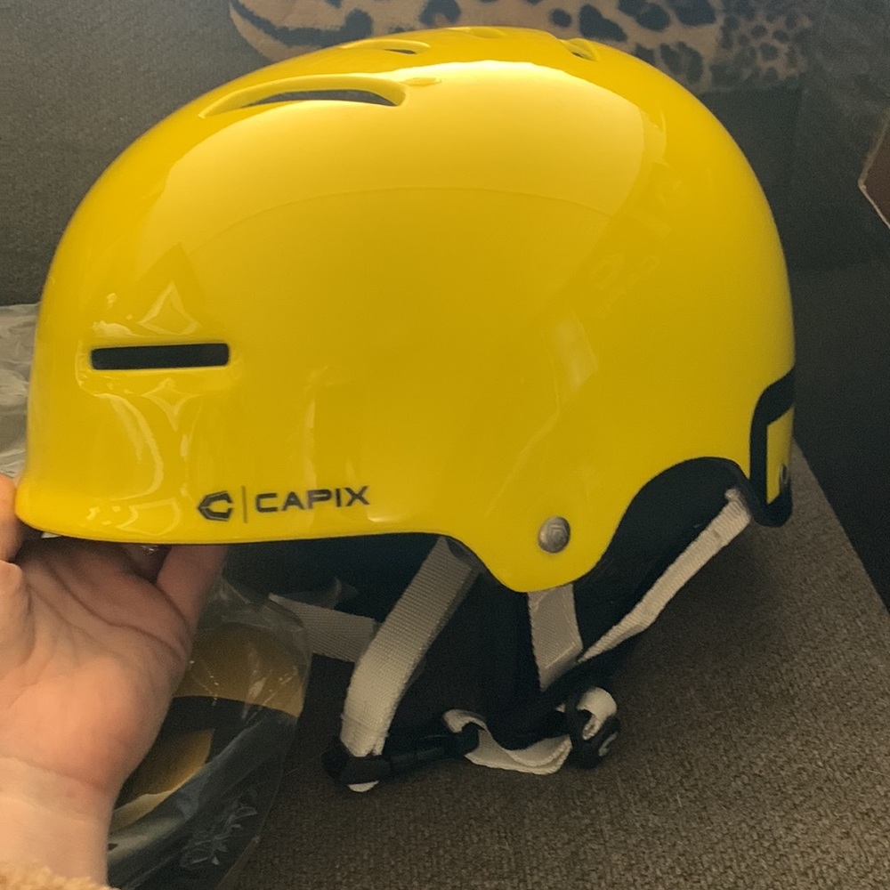 Capix yellow helmet brand new with padding - Picture 5 of 6